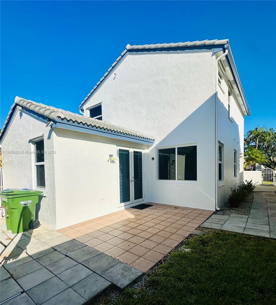 CHAPEL TRAIL II - Residential Lease