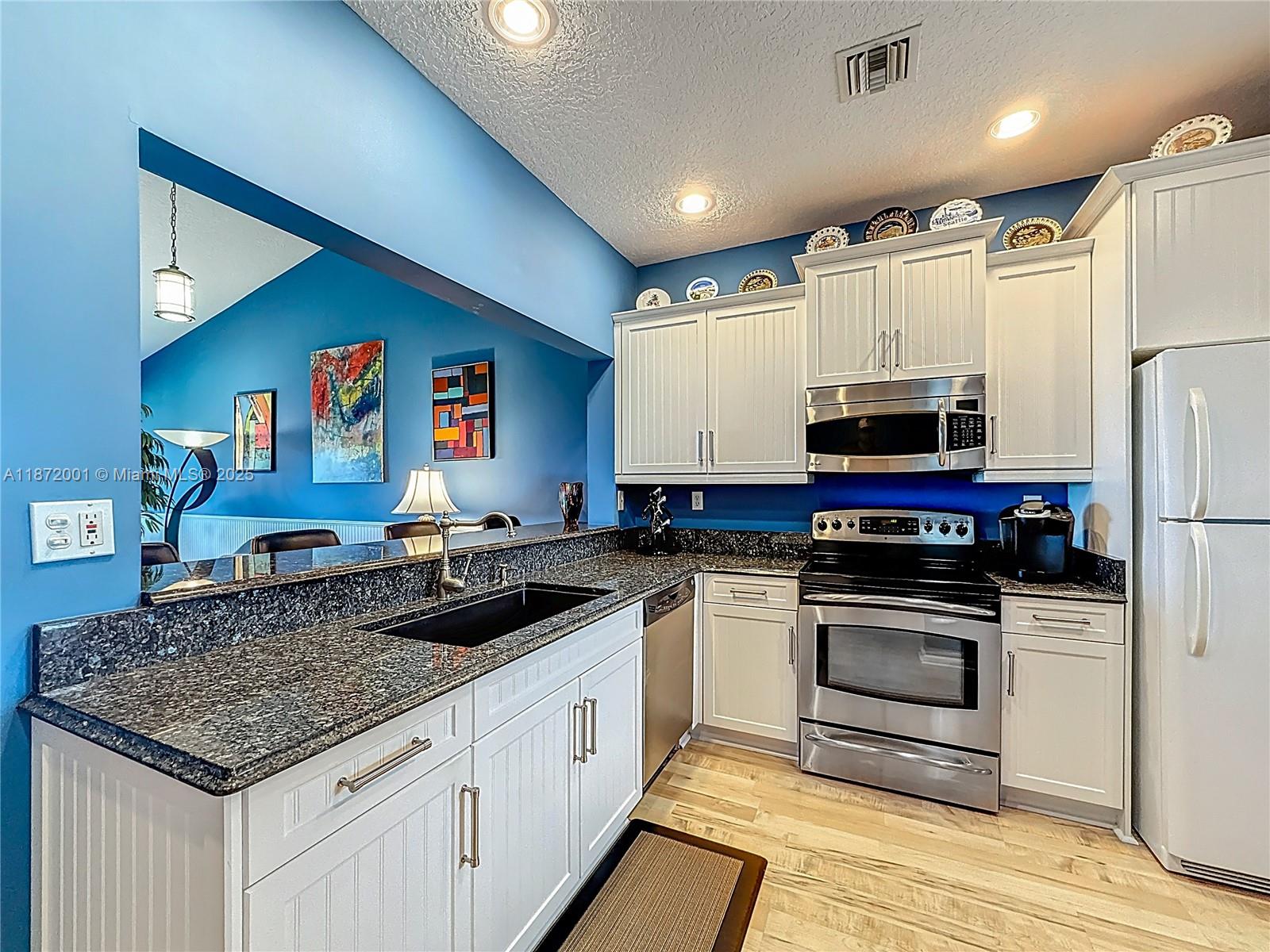 HANSONS LANDING CONDO - Residential