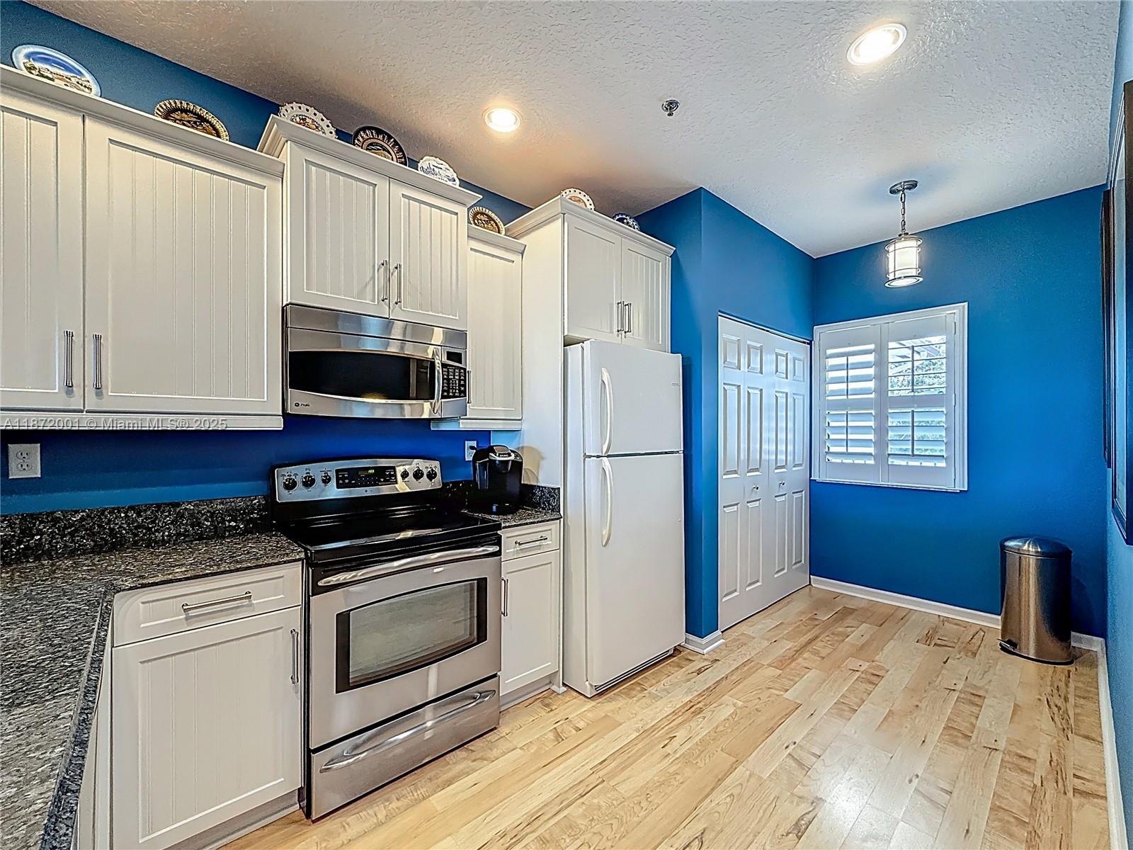 HANSONS LANDING CONDO - Residential