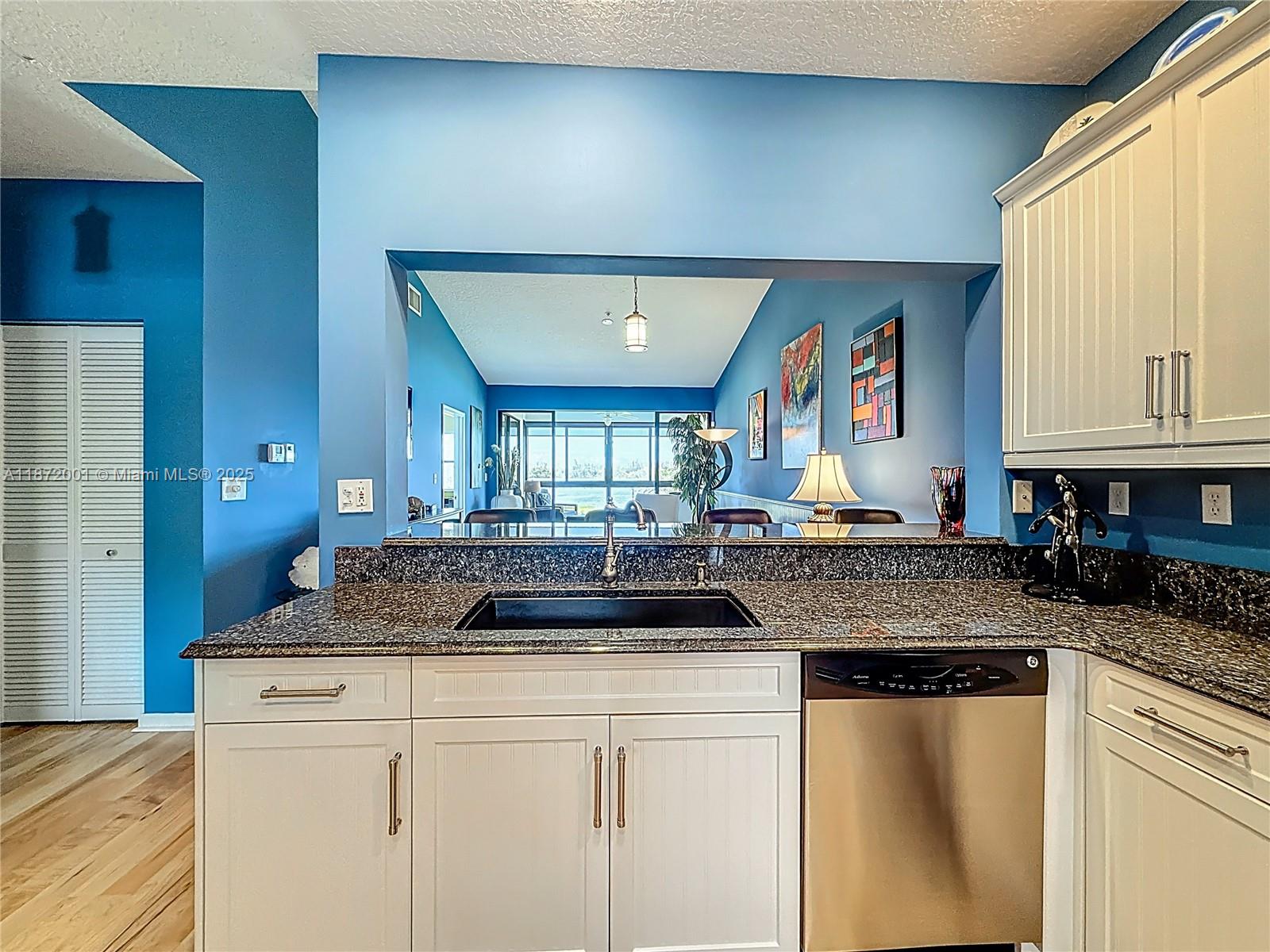 HANSONS LANDING CONDO - Residential