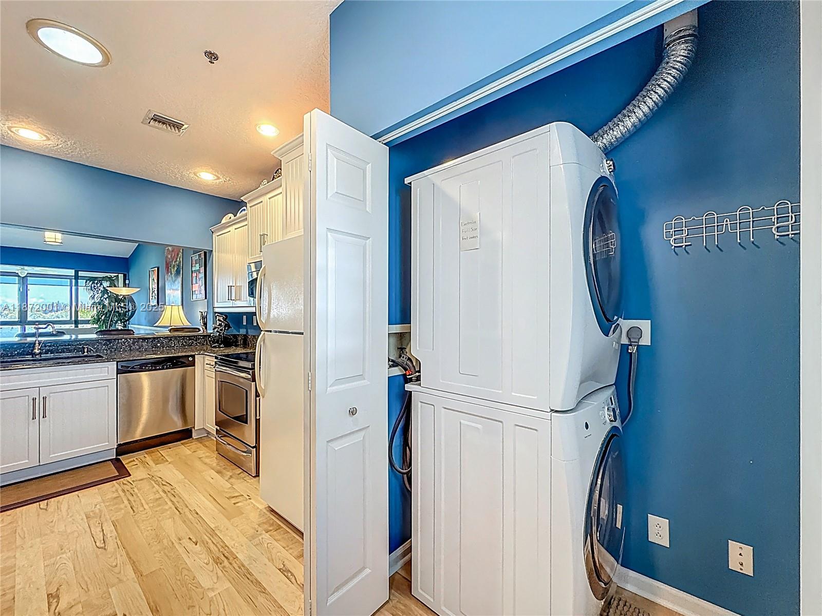 HANSONS LANDING CONDO - Residential