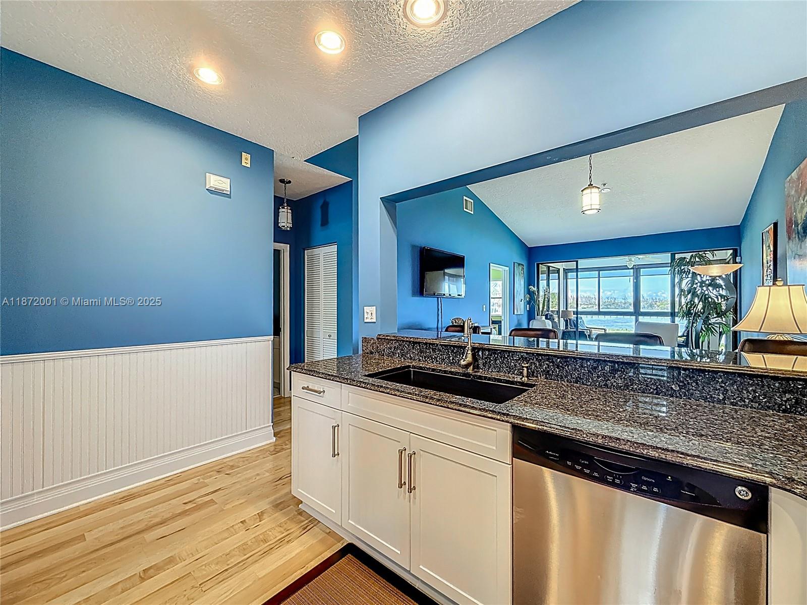 HANSONS LANDING CONDO - Residential