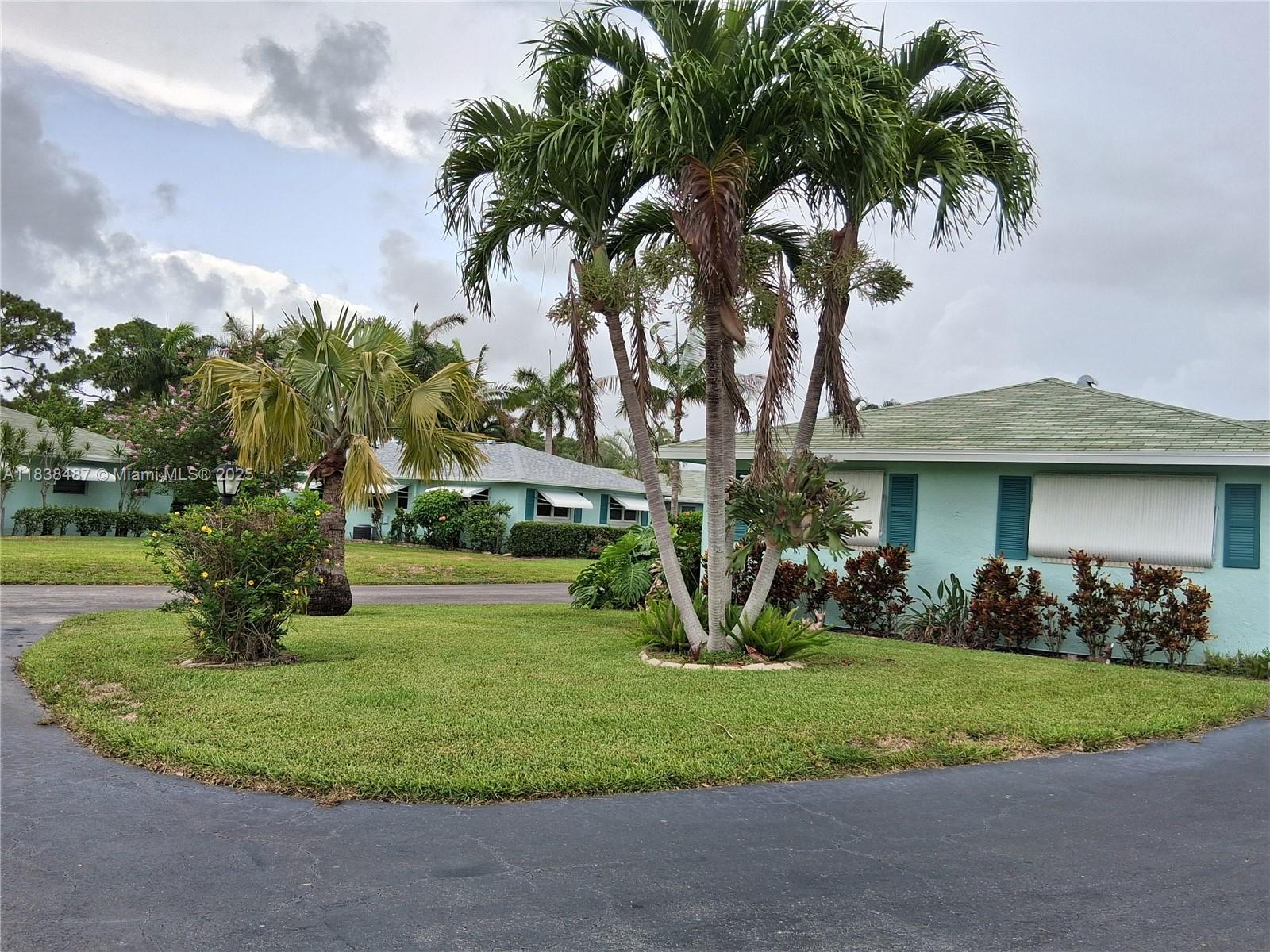 Spacious 2 bedroom, 2 bathroom villa-style home in the quiet & attractive Country Manors of Delray Beach. 55+ community. 1 floor corner unit. Desirably located between Fort Lauderdale & West Palm Beach with lots of activities and good shopping and restaurants all around. Only about 4 miles to the beach. Some TLC needed, so come see & see how you can make it your own pad in paradise!