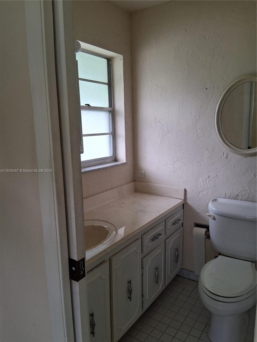 COUNTRY MANORS CONDO - Residential