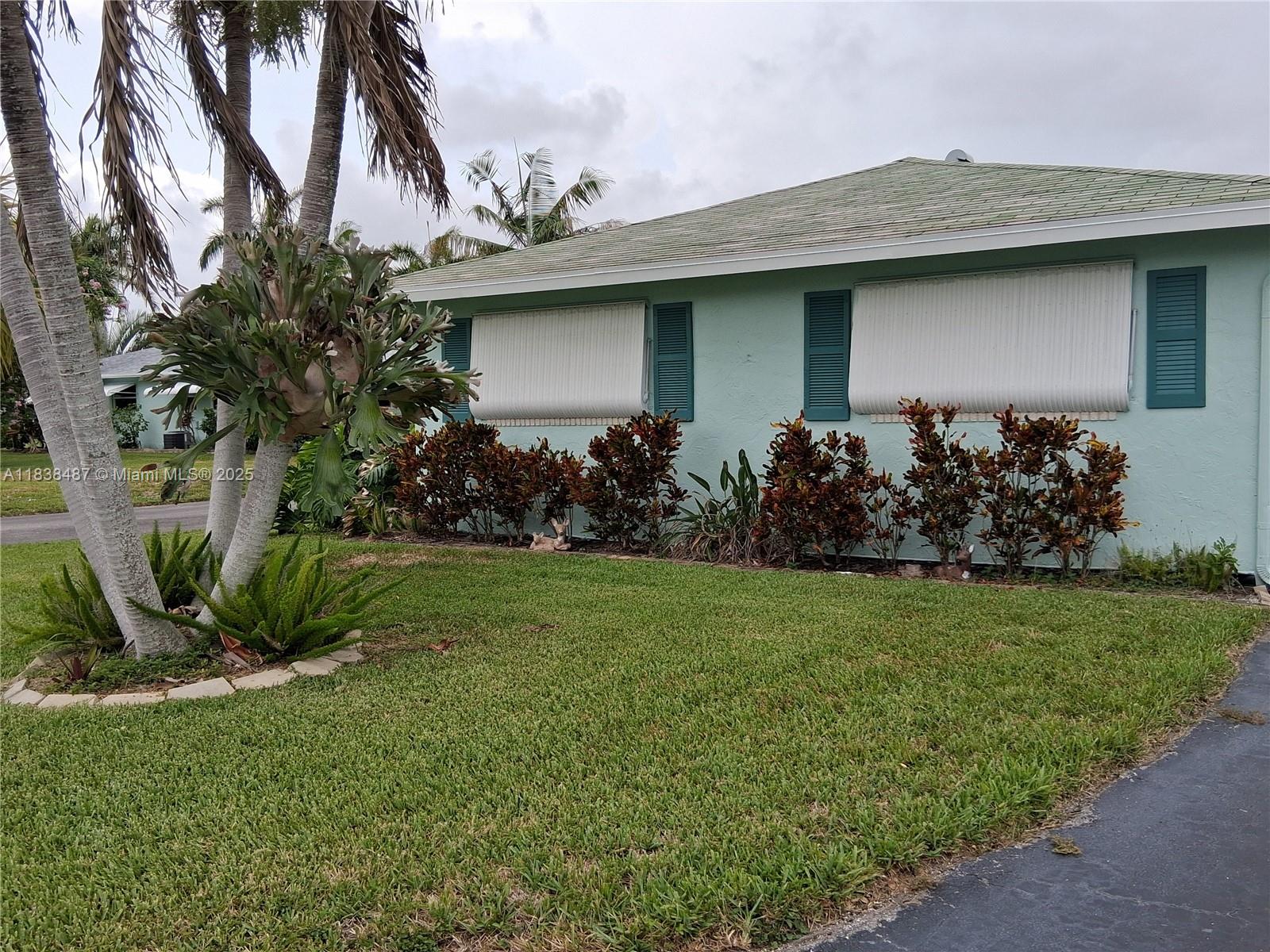 635 Hummingbird Ln