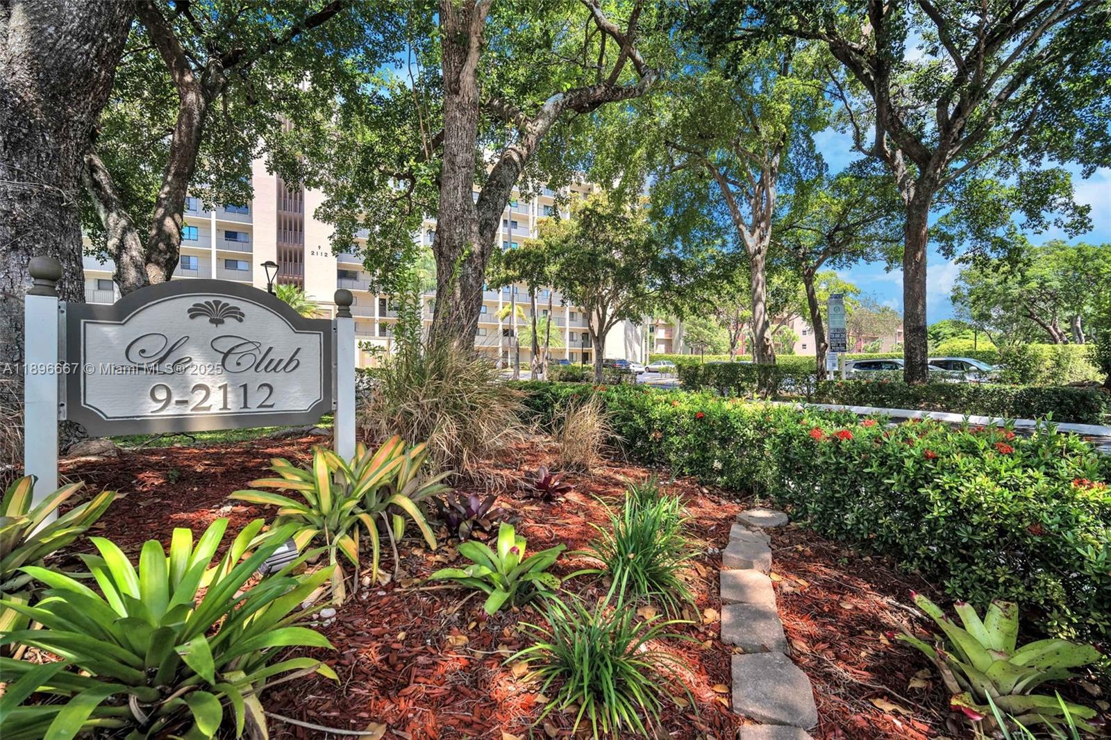 CYPRESS BEND CONDOMINIUM - Residential