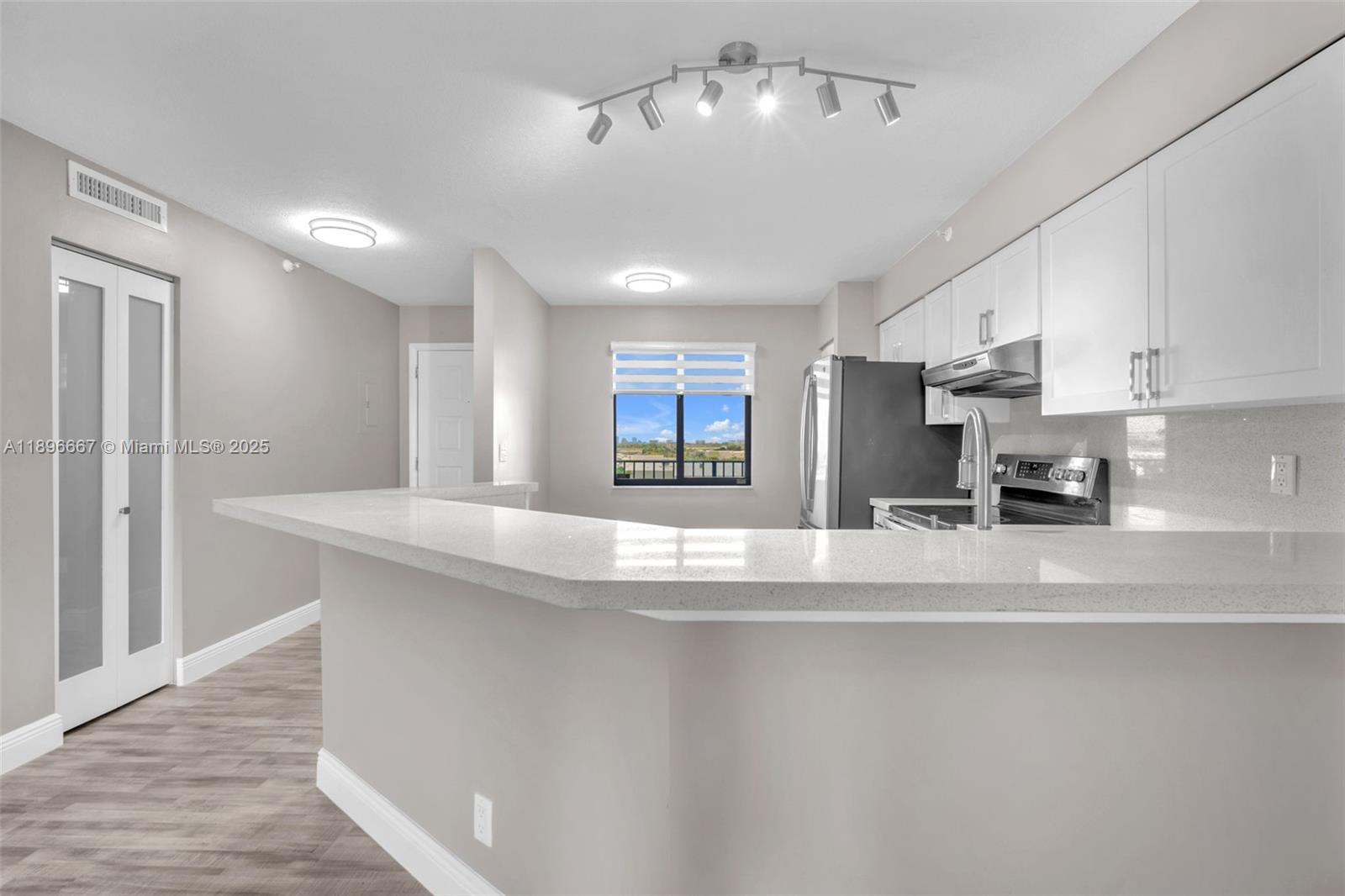 CYPRESS BEND CONDOMINIUM - Residential