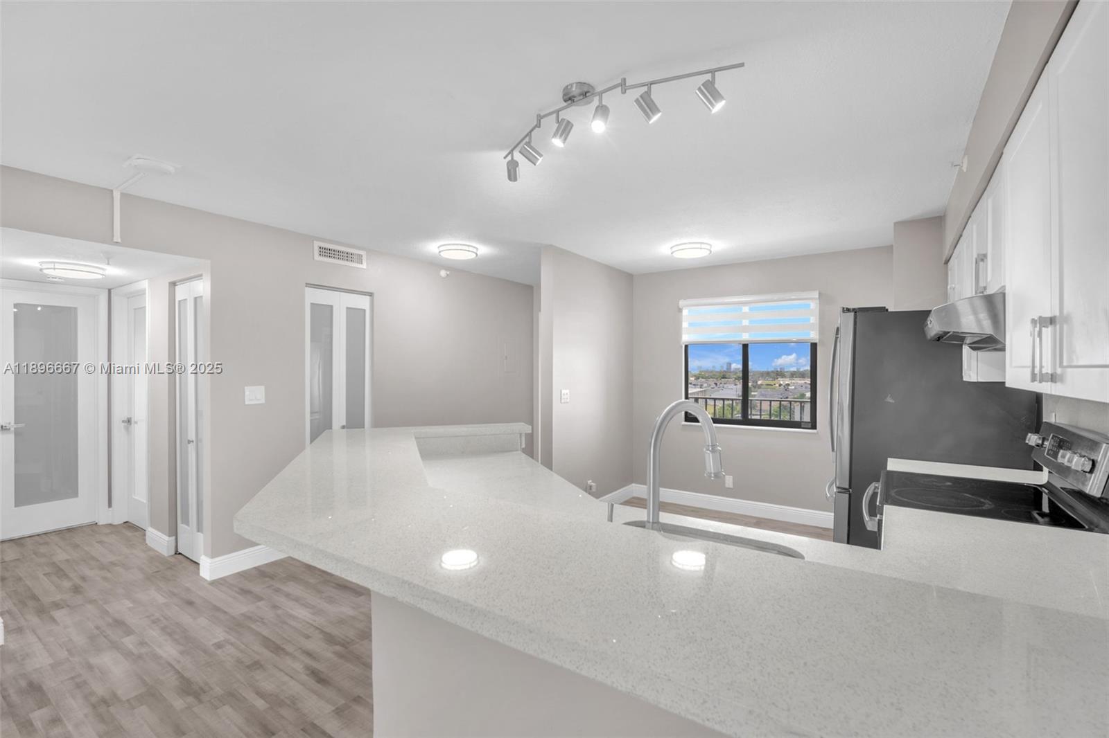 CYPRESS BEND CONDOMINIUM - Residential