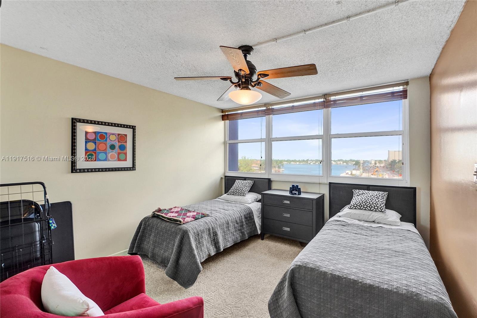 TRAFALGAR TOWERS CONDOMIN - Residential