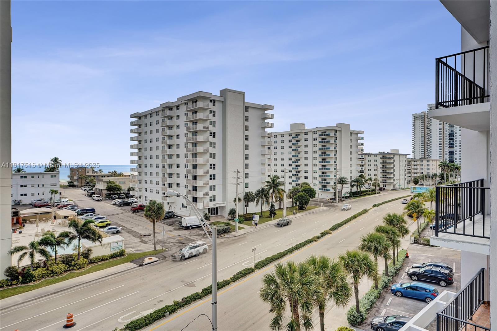 TRAFALGAR TOWERS CONDOMIN - Residential