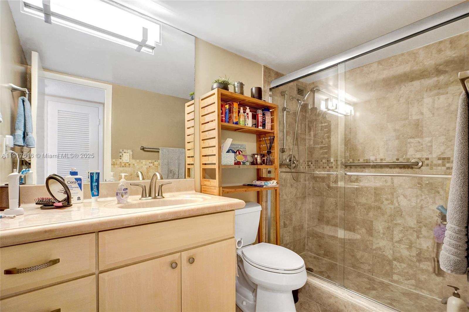 TRAFALGAR TOWERS CONDOMIN - Residential