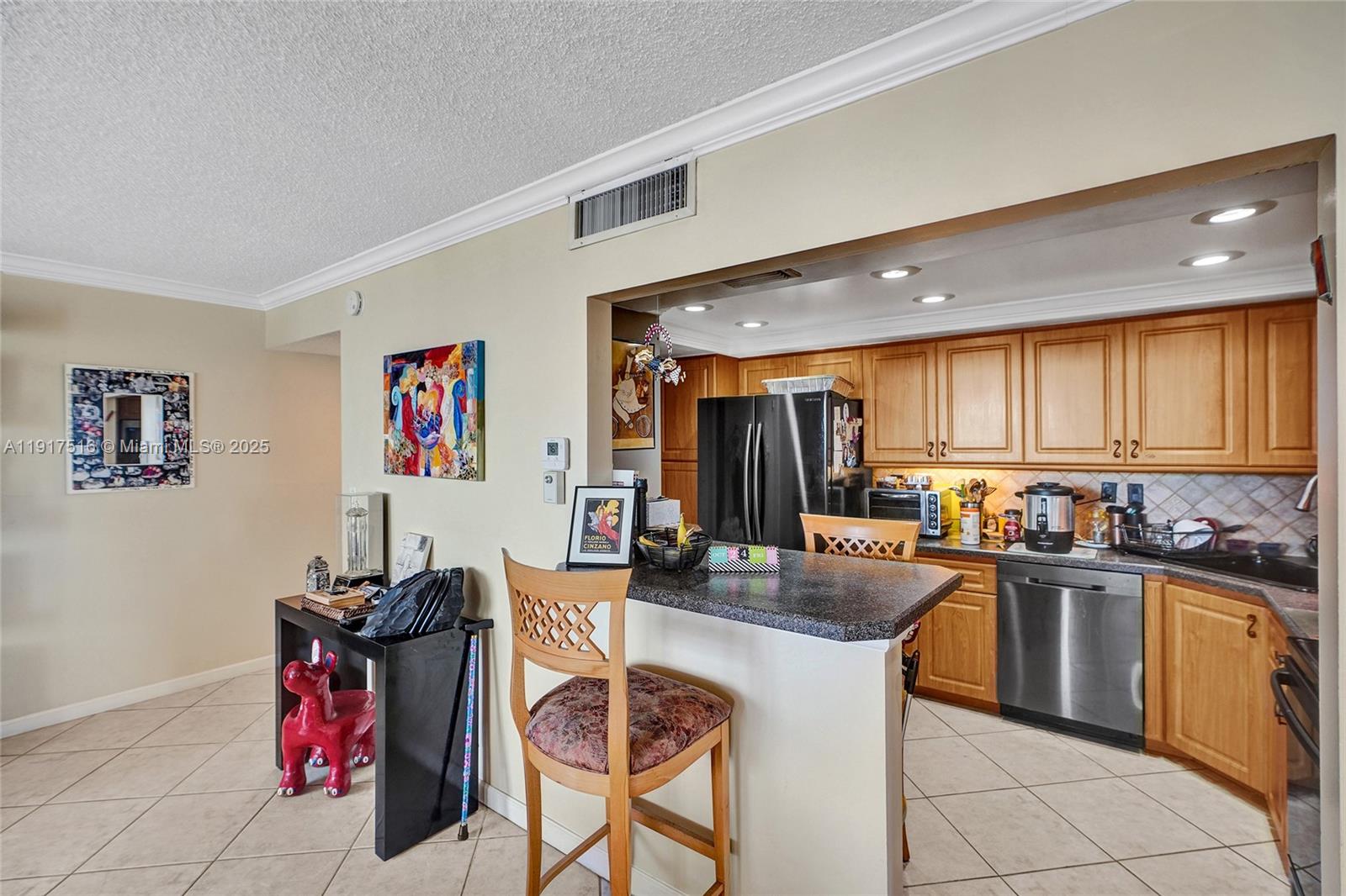 TRAFALGAR TOWERS CONDOMIN - Residential