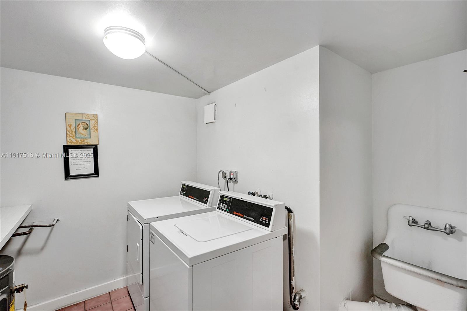 TRAFALGAR TOWERS CONDOMIN - Residential