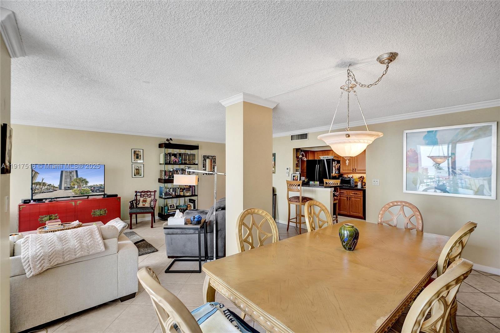 TRAFALGAR TOWERS CONDOMIN - Residential