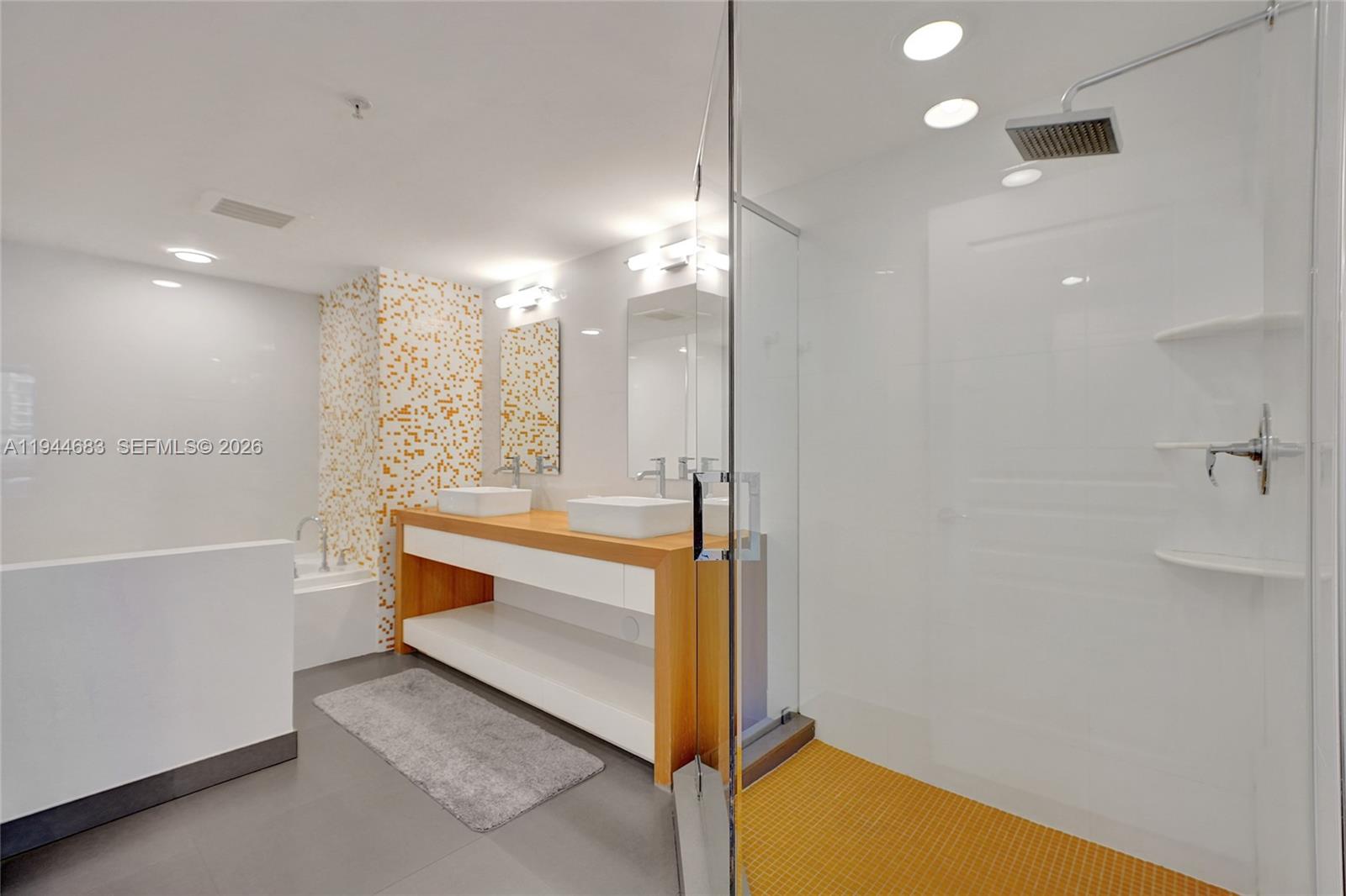 350 LAS OLAS PLACE CONDO - Residential