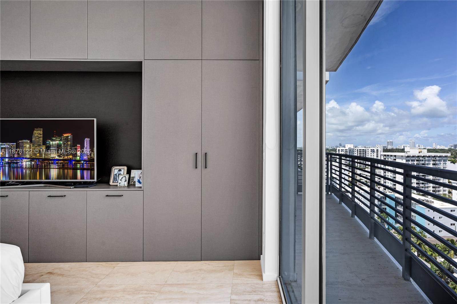 CAPRI SOUTH BEACH CONDO - Residential