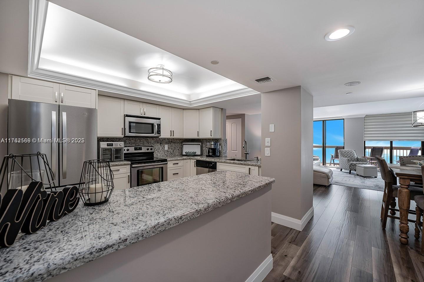 VOYAGER CONDO - Residential