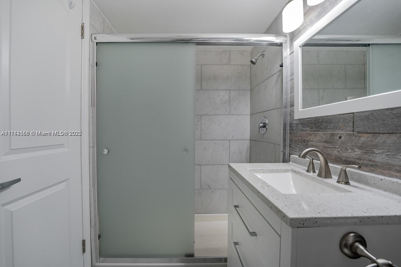 VOYAGER CONDO - Residential