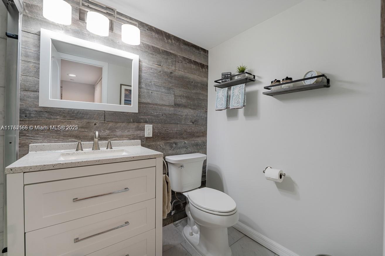 VOYAGER CONDO - Residential