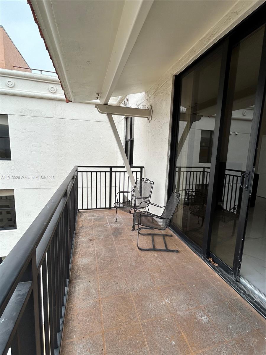 PUERTA DE PALMAS CONDO - Residential Lease