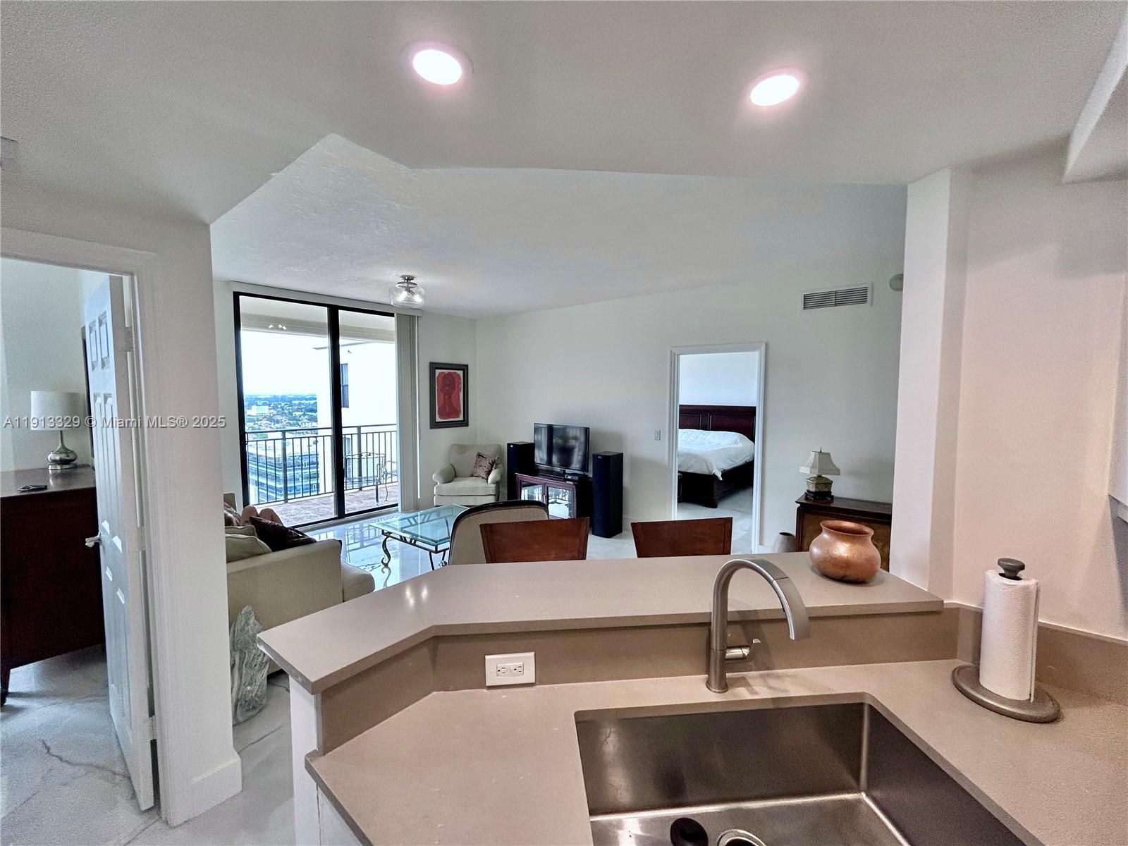 PUERTA DE PALMAS CONDO - Residential Lease