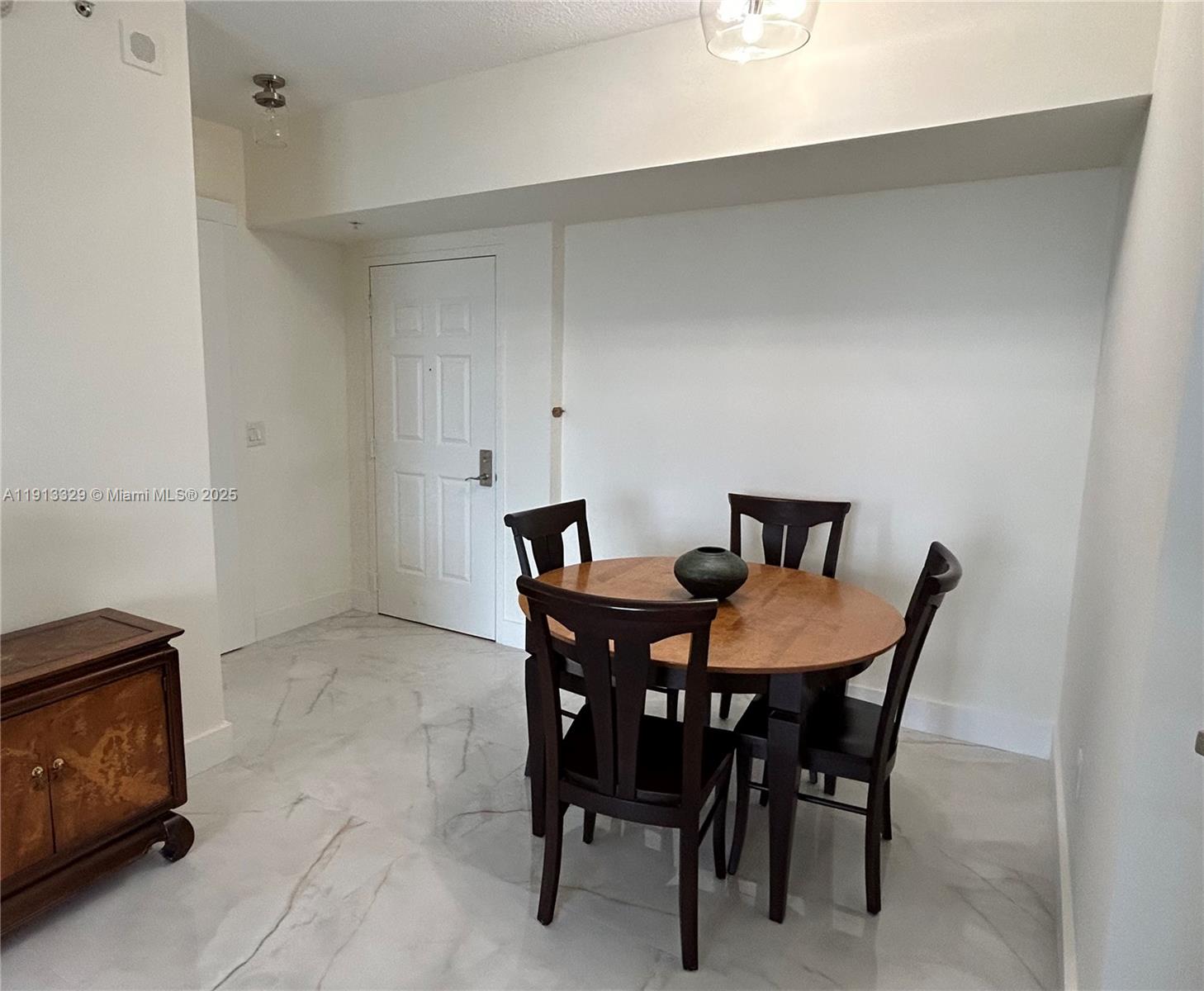 PUERTA DE PALMAS CONDO - Residential Lease