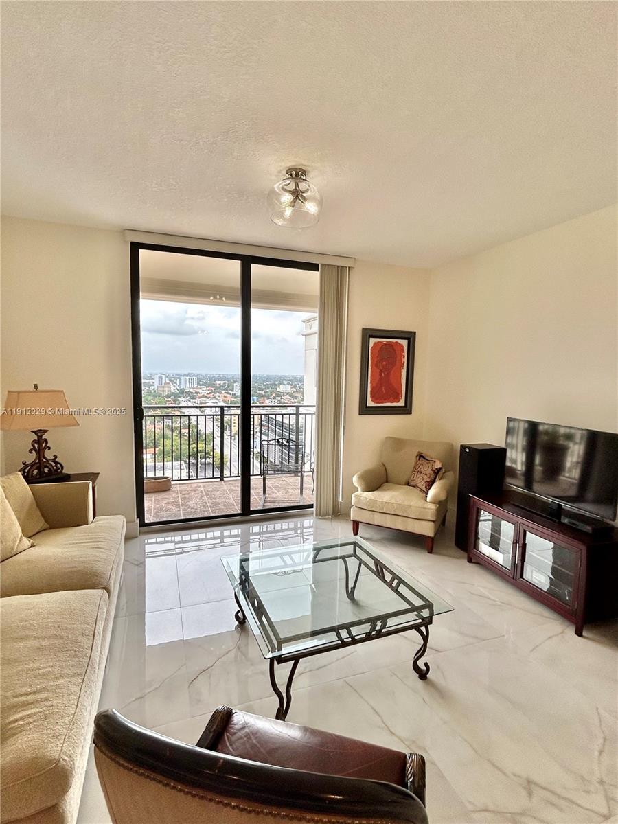 PUERTA DE PALMAS CONDO - Residential Lease