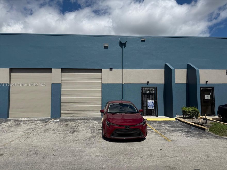 1,500 SF Office Warehouse located in the best area of Hialeah. 1 Office, 1 ADA Bathroom, 20' High Ceilings. 3 Parking spaces. Great location within the I-75/826 Corridor. Tenant must have good credit and be approved by the association. 1 Year lease min. 1st Months Rent and 2 Months security due at lease execution. Will not​​‌​​​​‌​‌​​​‌‌​​​‌‌‌​​‌​​‌‌​​​​ last.