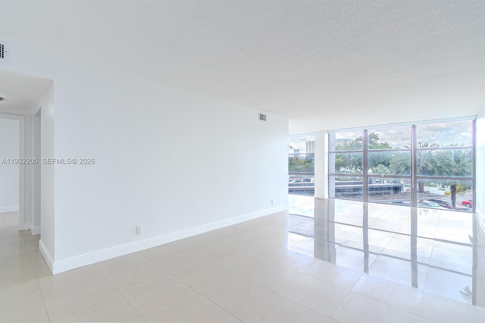 1000 Parkview Dr 301