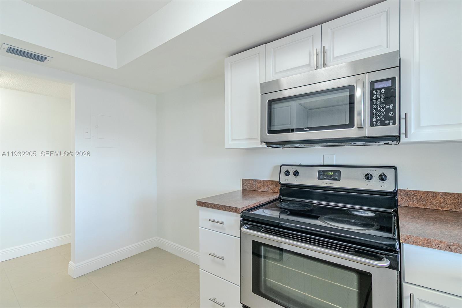 1000 Parkview Dr 301