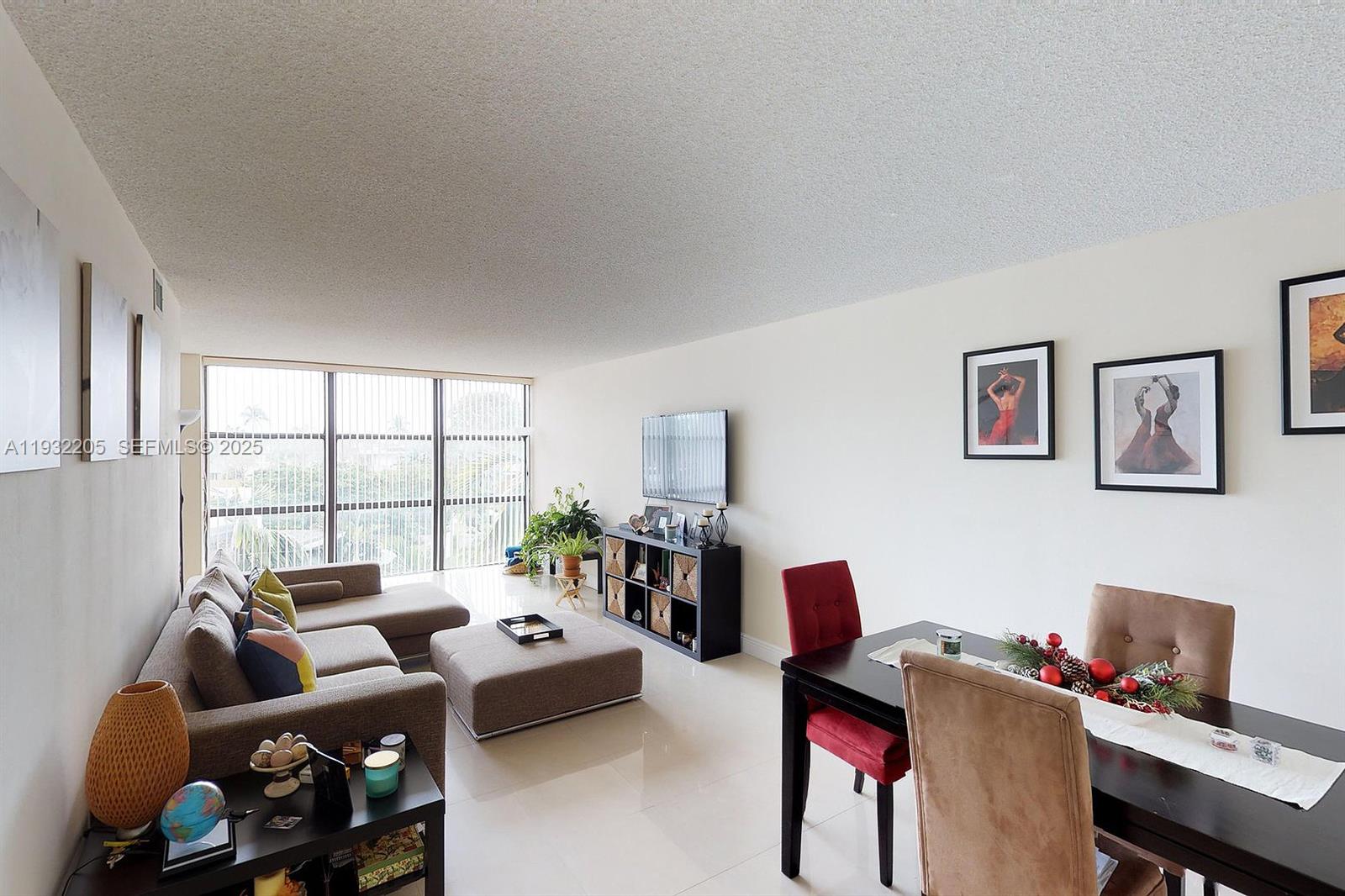 1000 Parkview Dr 301