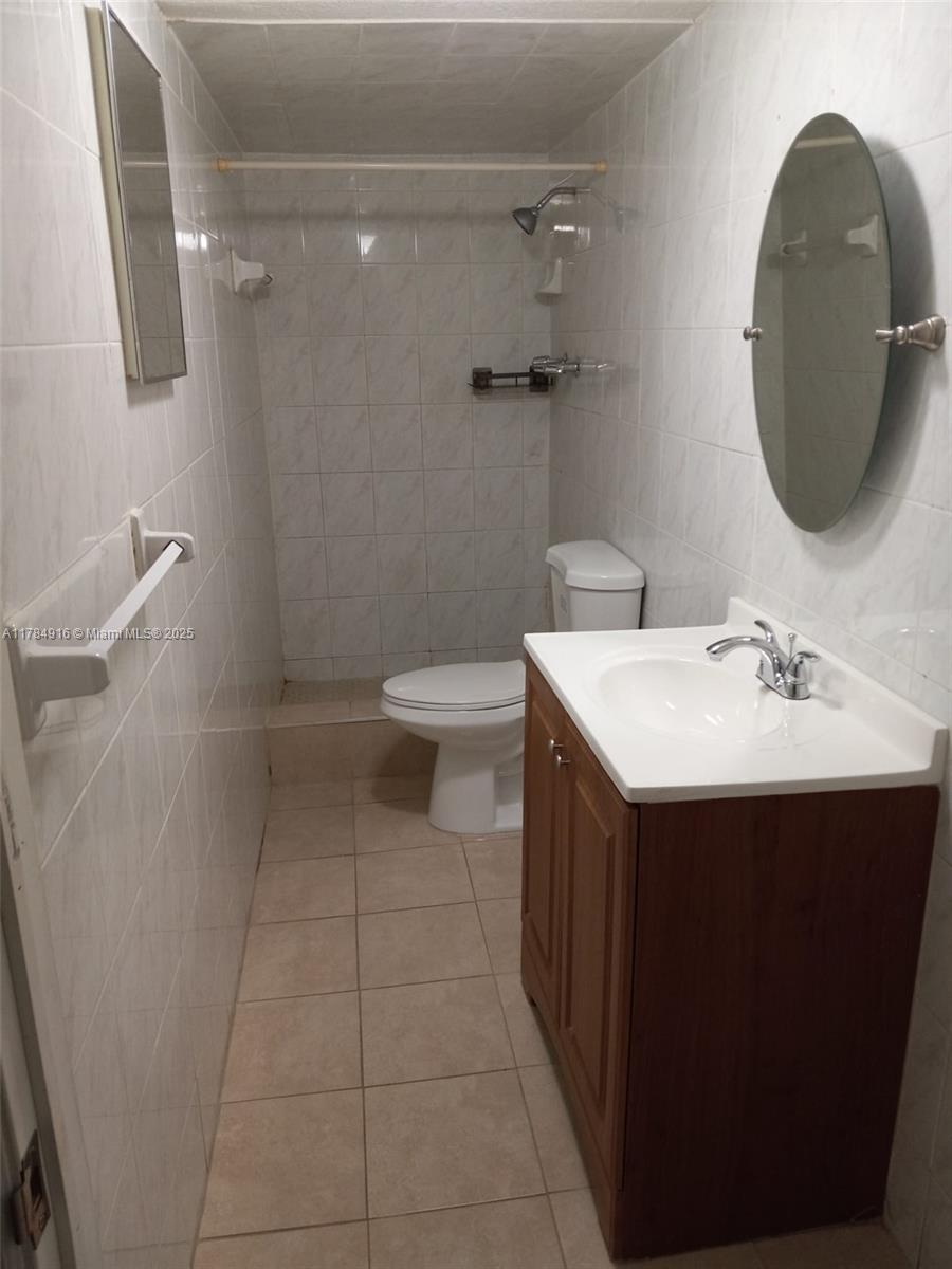 THE TROPICS AMD - Residential