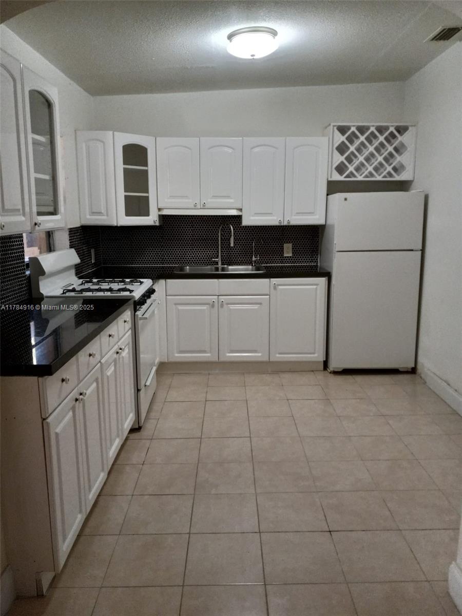 THE TROPICS AMD - Residential