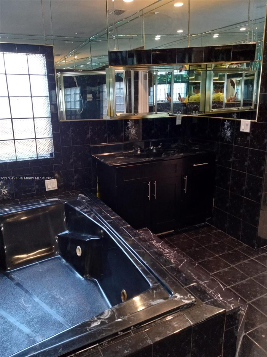 THE TROPICS AMD - Residential