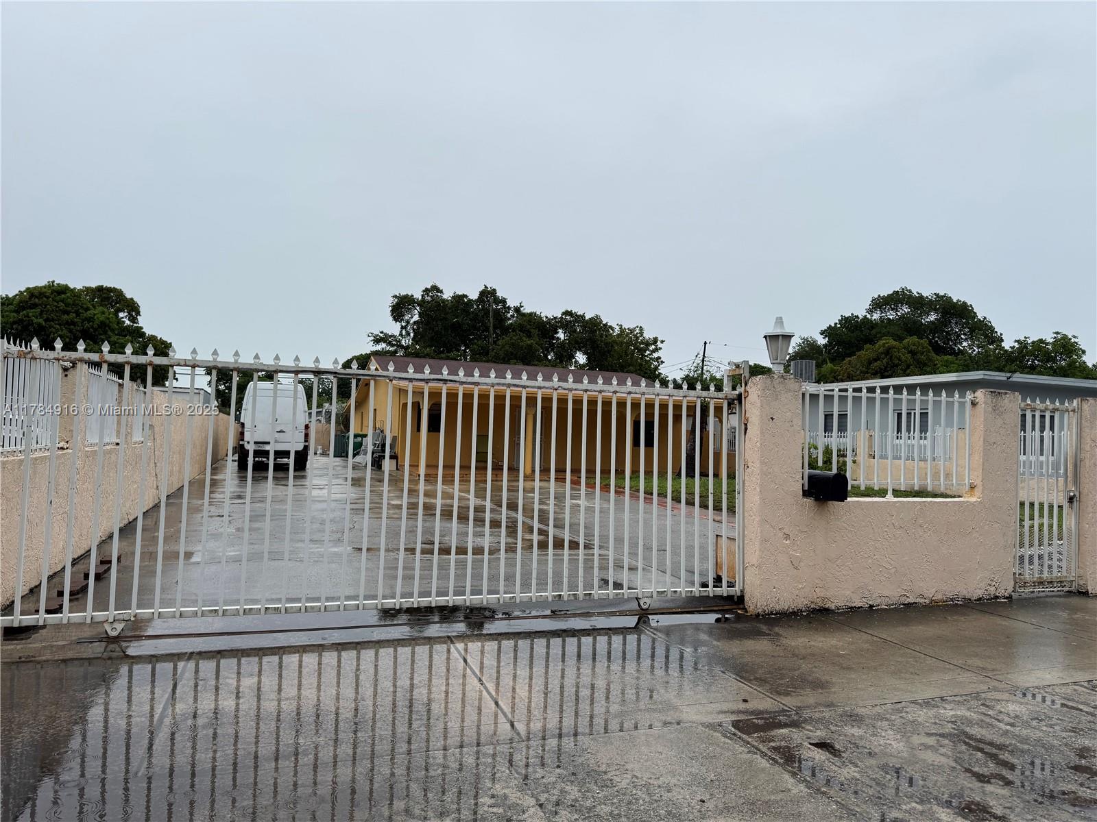 3041 Nw 95th Ter, Miami, Broward County, Florida - 3 Bedrooms  
3 Bathrooms - 