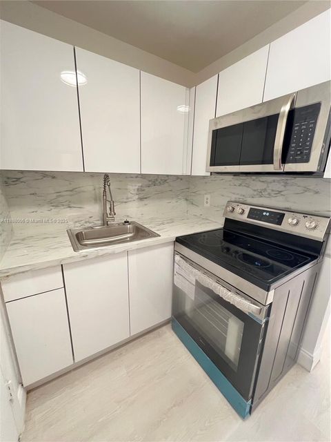 Photo of 1821 NE 62nd St #426, Fort Lauderdale, FL 33308 (MLS # A11888006)