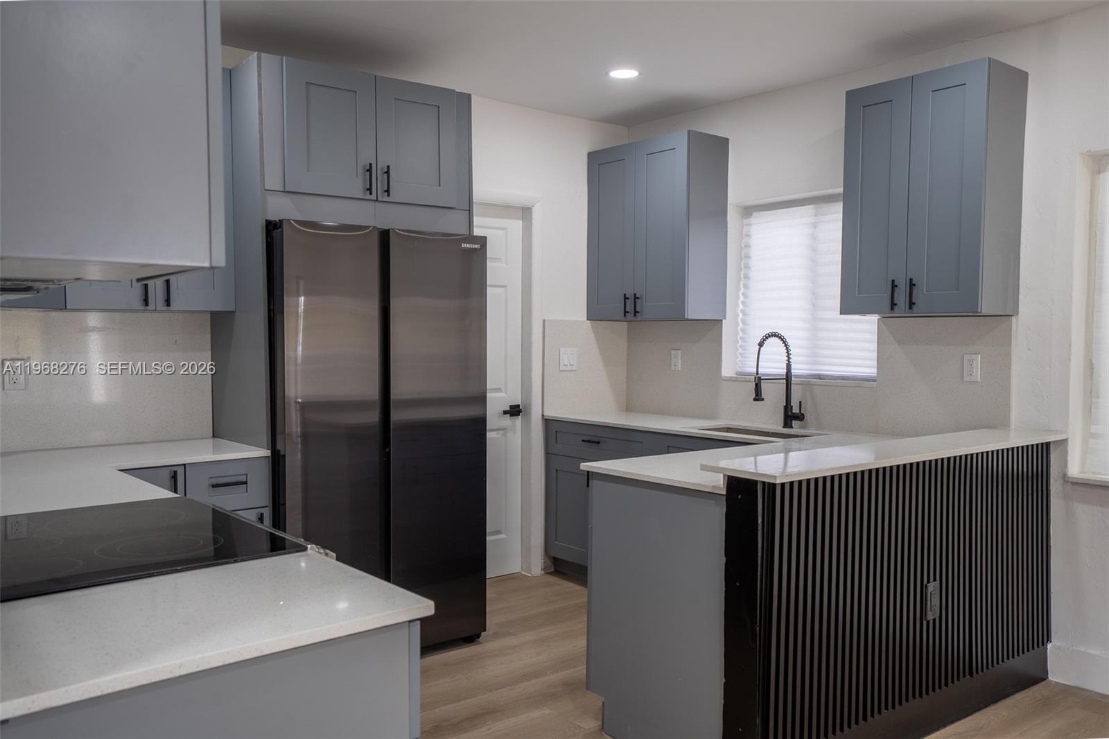 PARA VILLA HEIGHTS - Residential