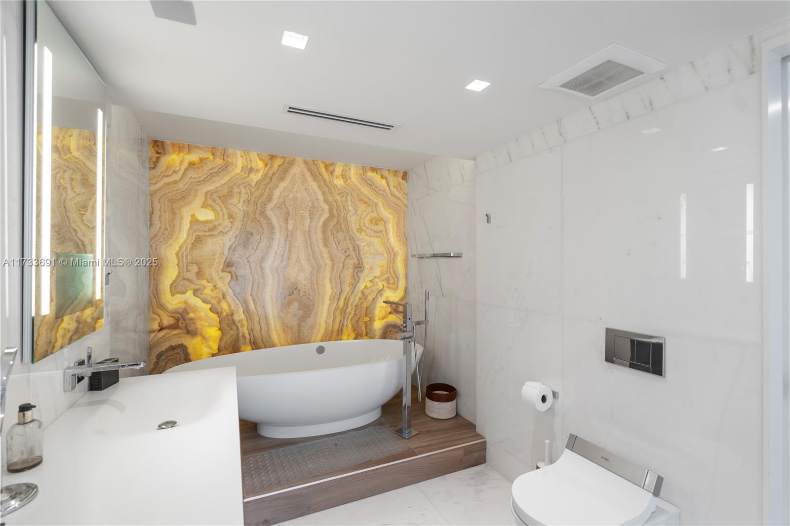 POINT OF AMERICAS PHASE I - Residential Lease