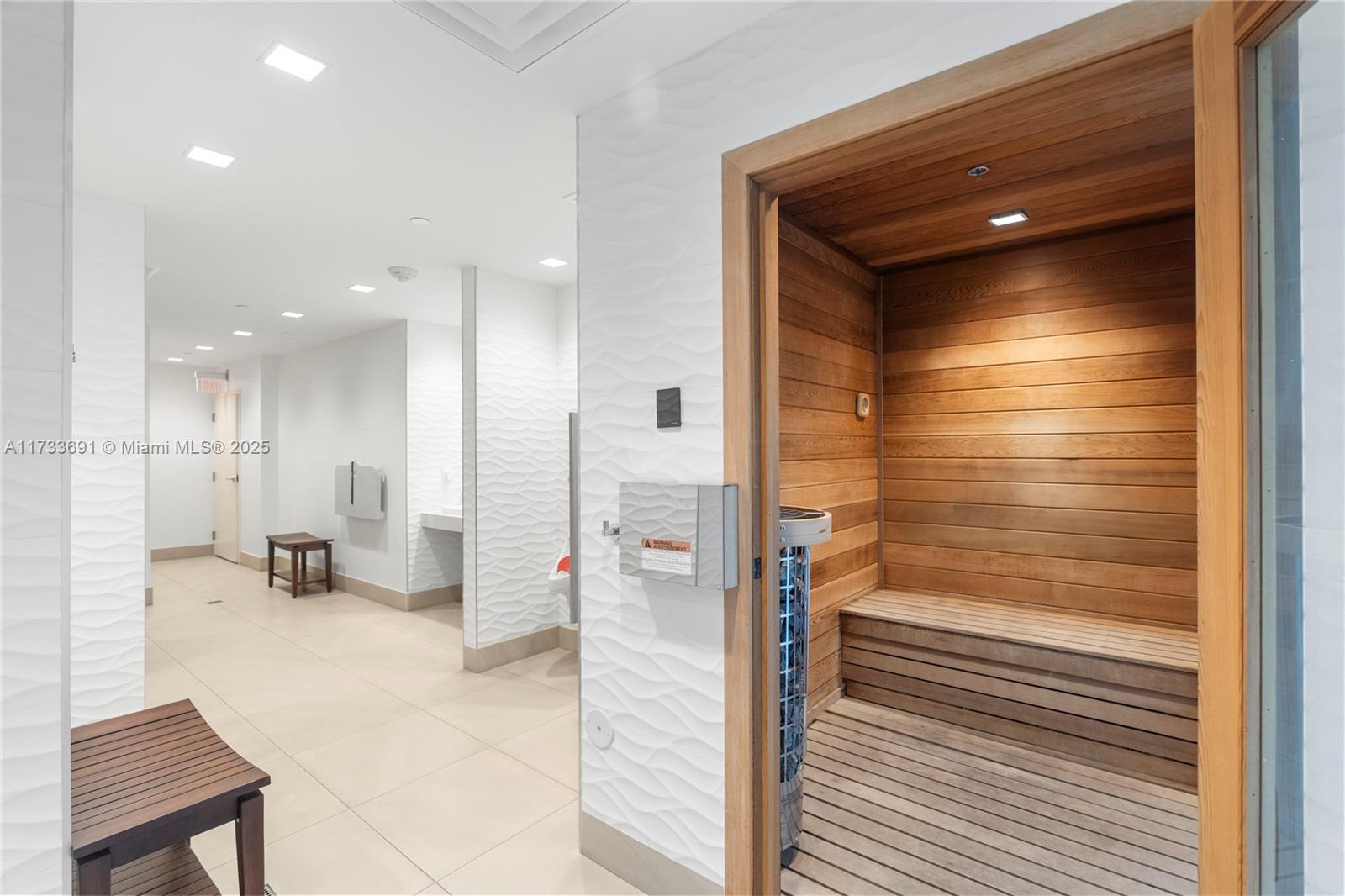 POINT OF AMERICAS PHASE I - Residential Lease