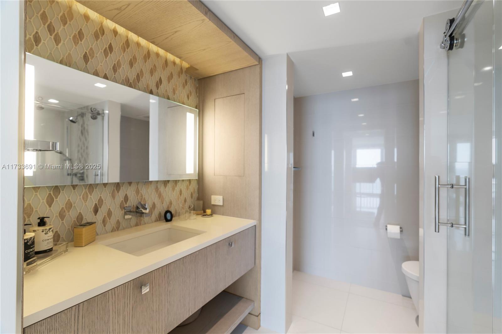 POINT OF AMERICAS PHASE I - Residential Lease