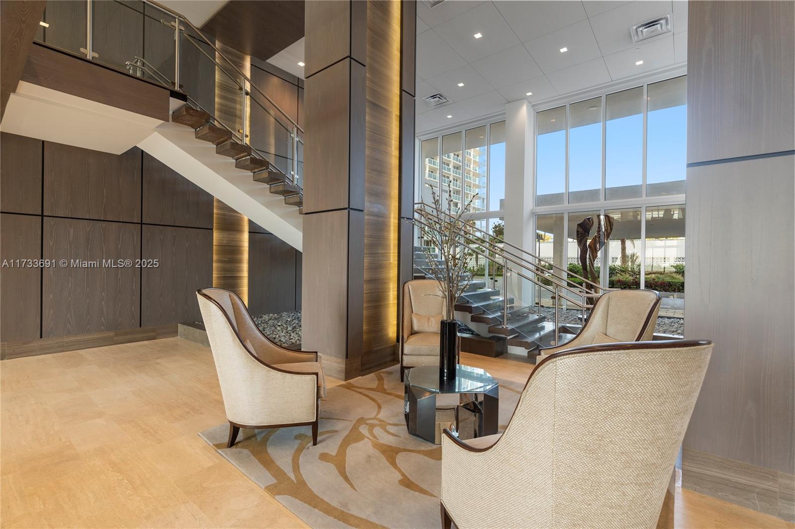 POINT OF AMERICAS PHASE I - Residential Lease