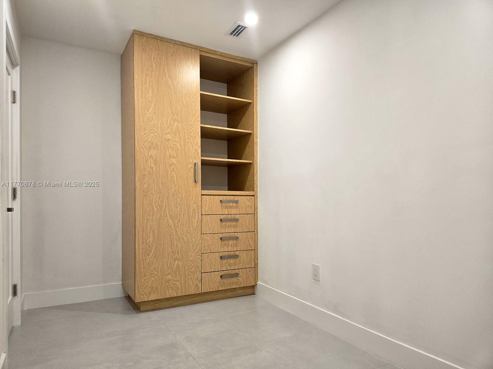 trail granada addn - Residential Income