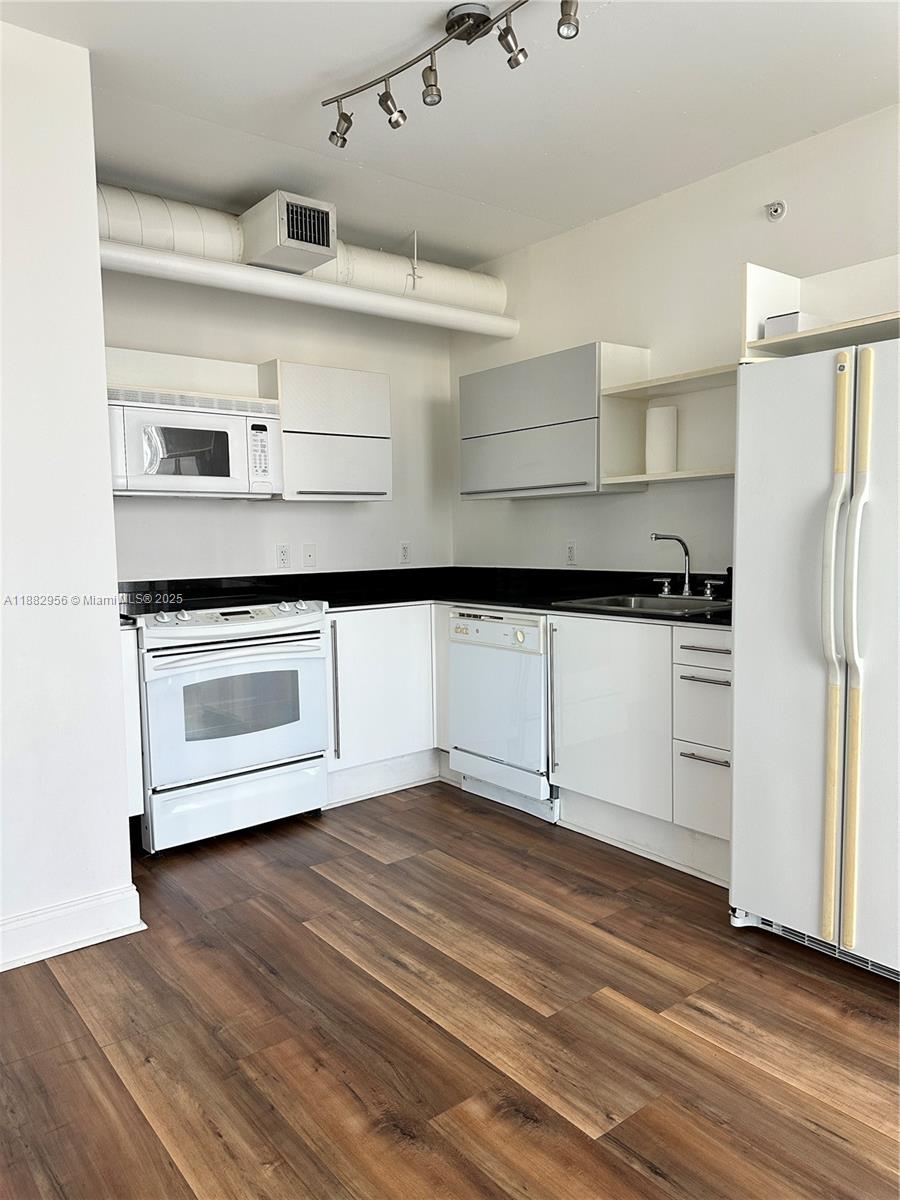 NEO VERTIKA CONDO - Residential Lease