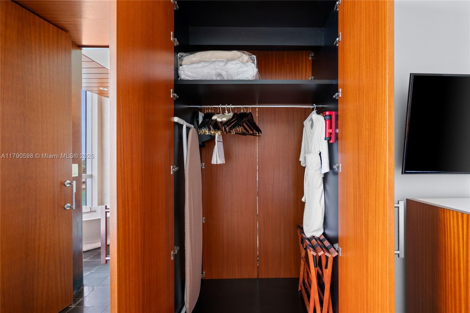 10295 COLLINS AVE HOTEL C - Residential