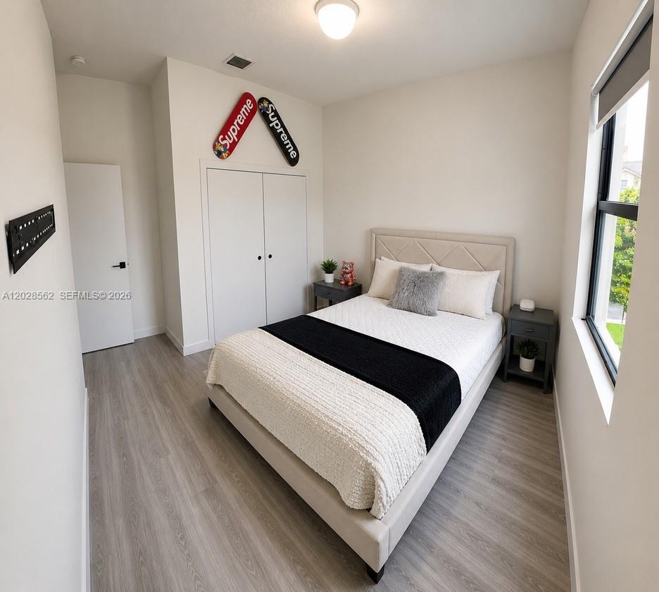 CHAMPION LAKES - Residential