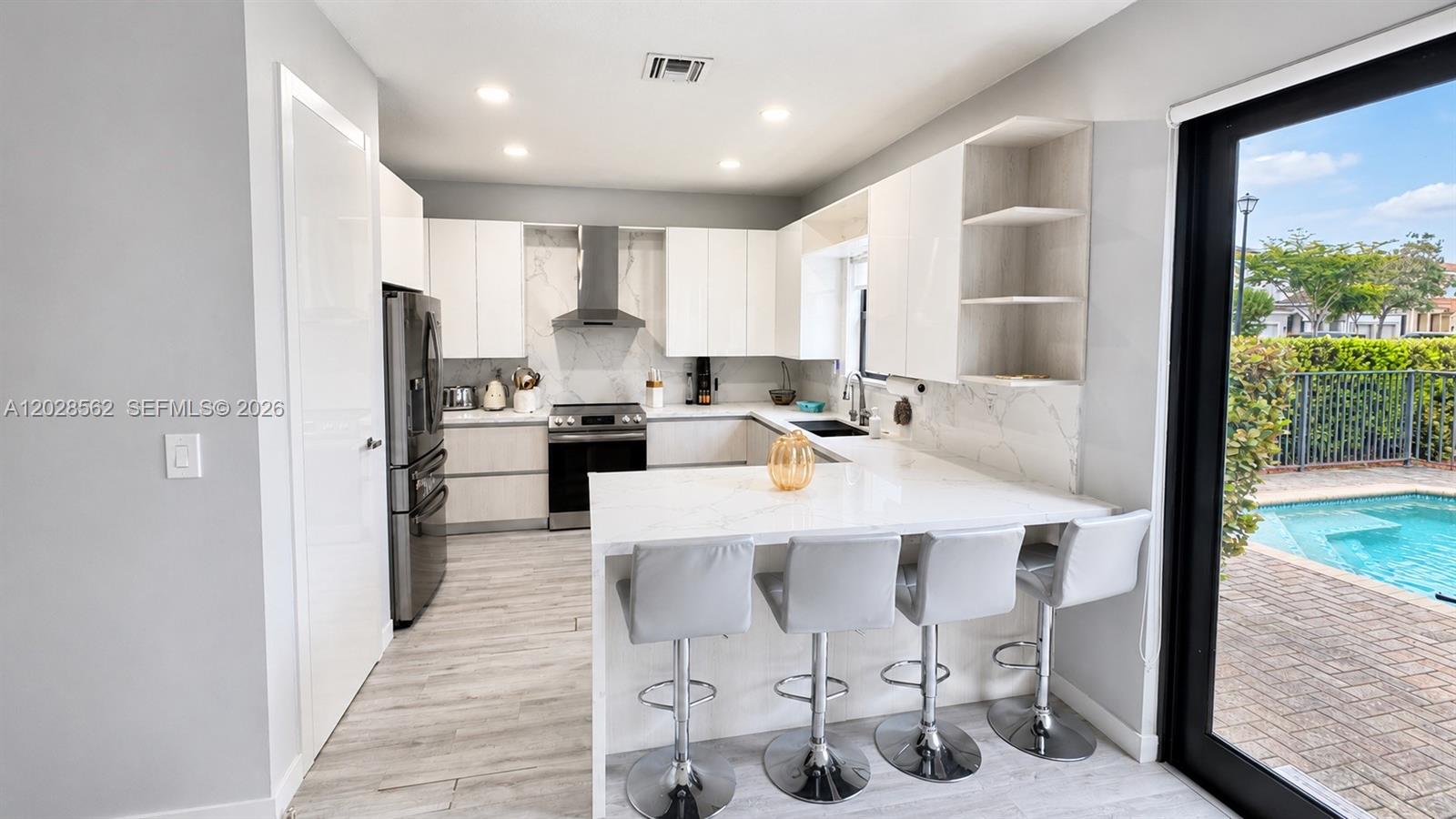 CHAMPION LAKES - Residential