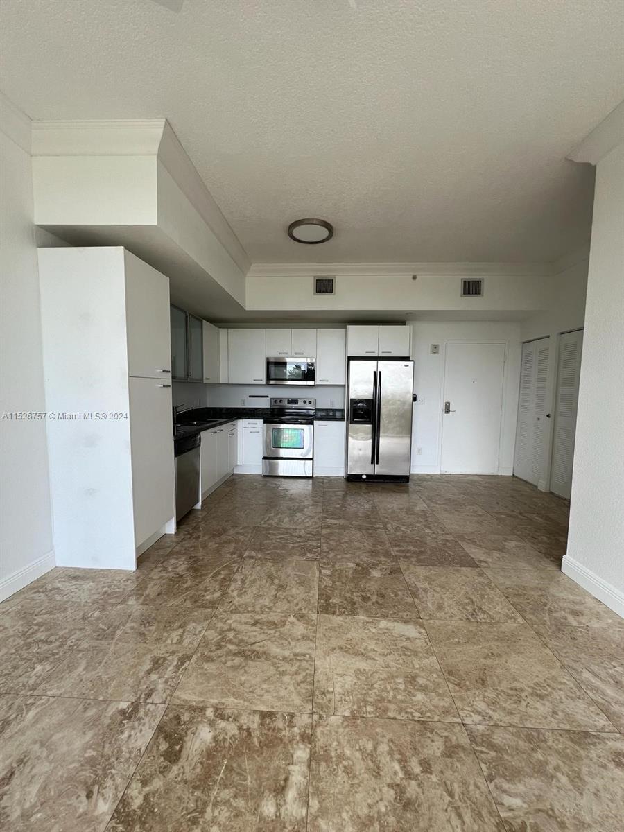 HIGHLAND PARK LOFTS CONDO - Residential Lease