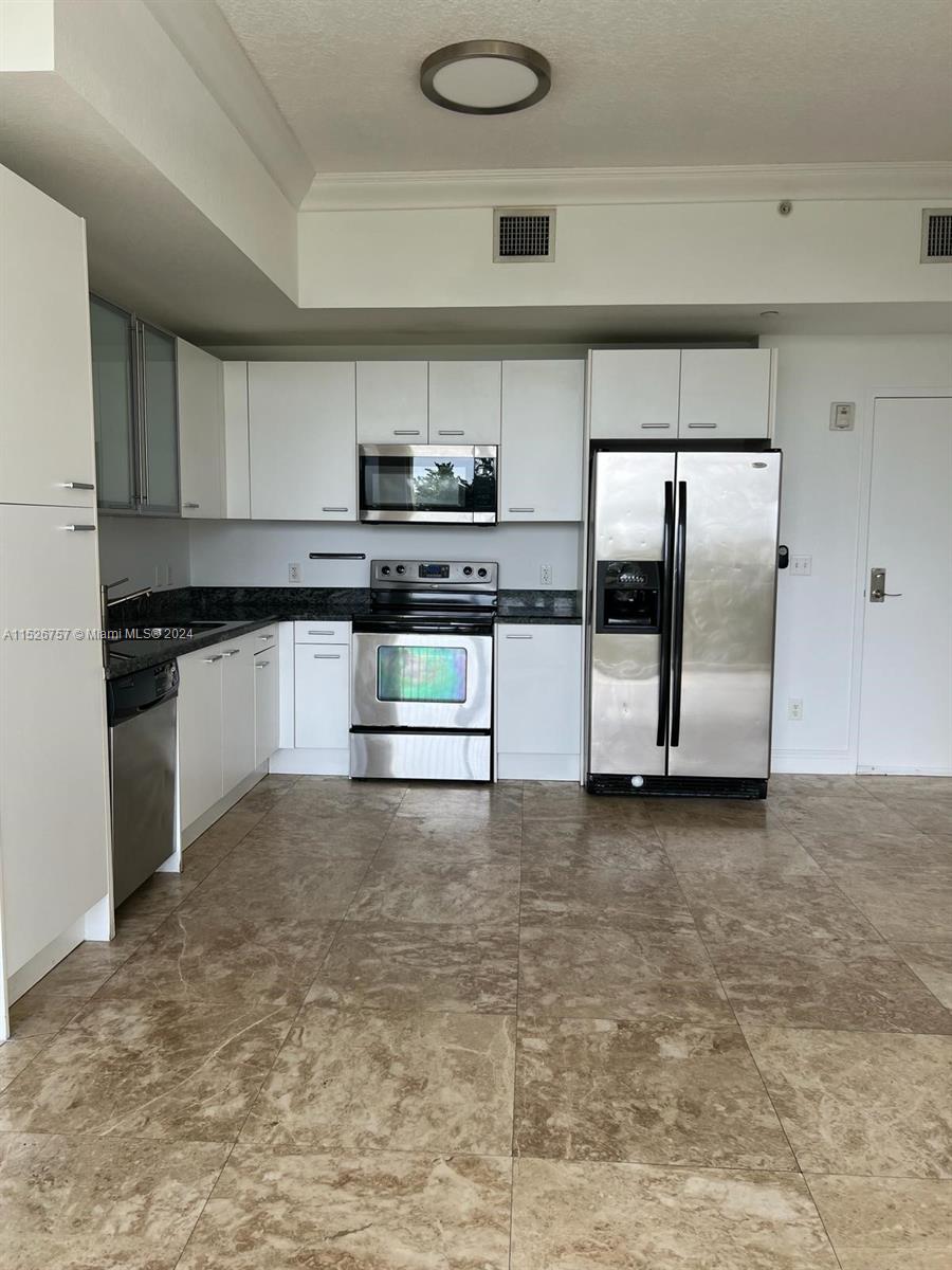 HIGHLAND PARK LOFTS CONDO - Residential Lease