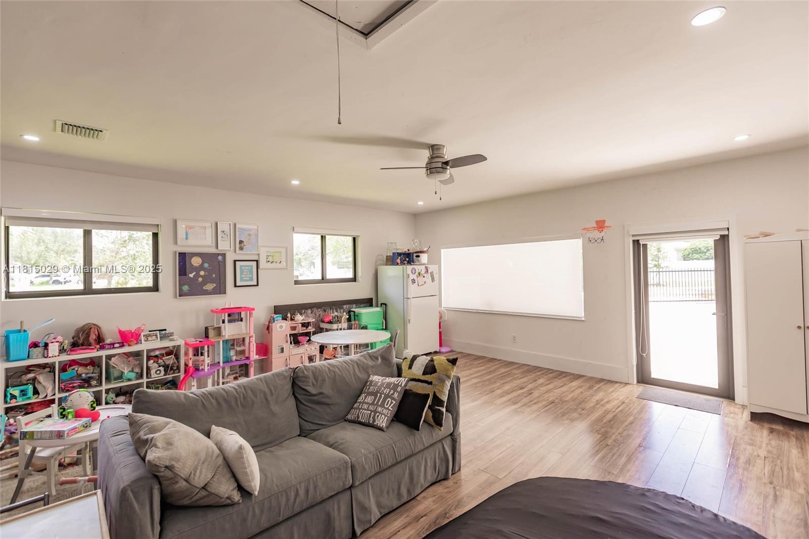 GRANADA GARDENS - Residential