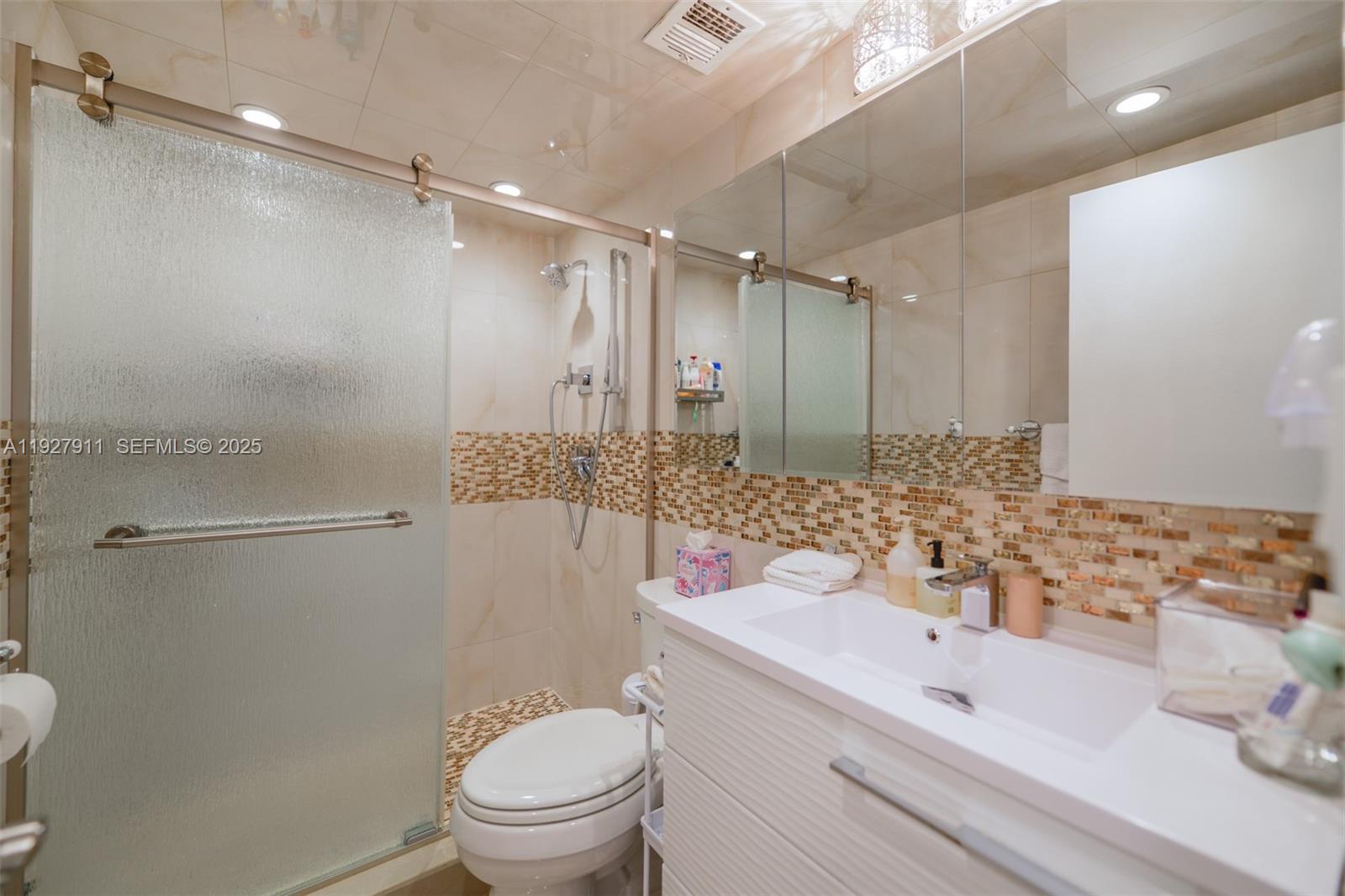 HEMISPHERES CONDO - Residential